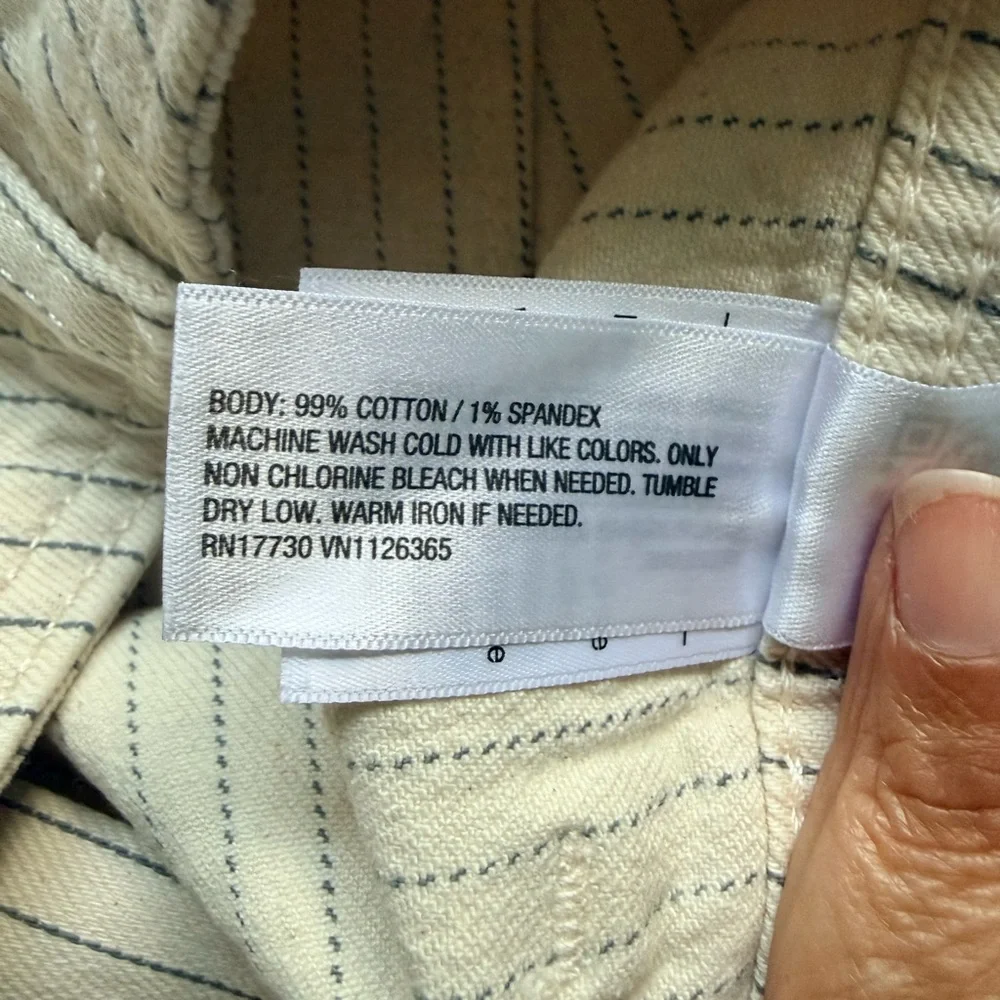 Universal Thread women’s Pinstriped Khaki wide leg, high rise - Picture 5 of 10